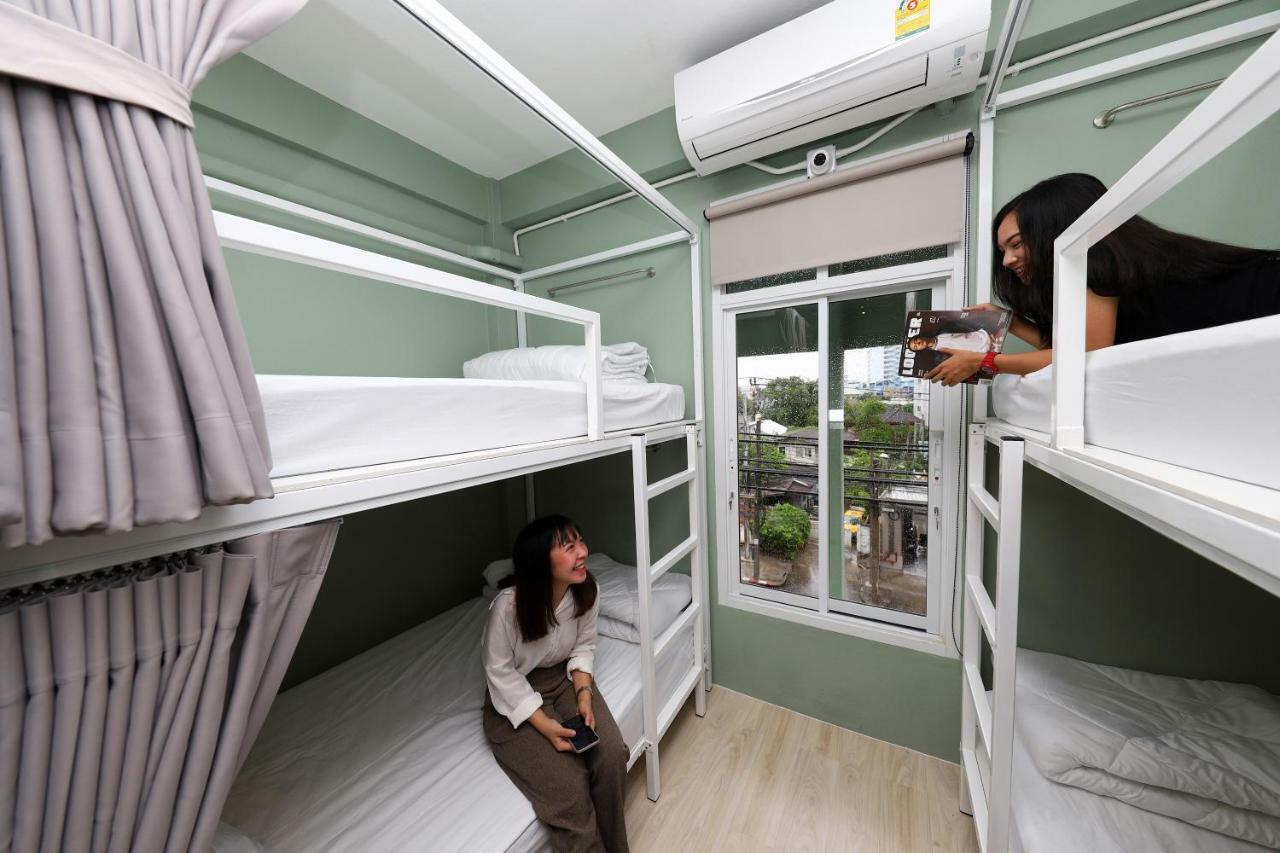 Ekanake Hostel Bangkok Exterior photo