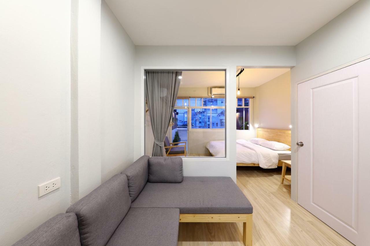 Ekanake Hostel Bangkok Exterior photo
